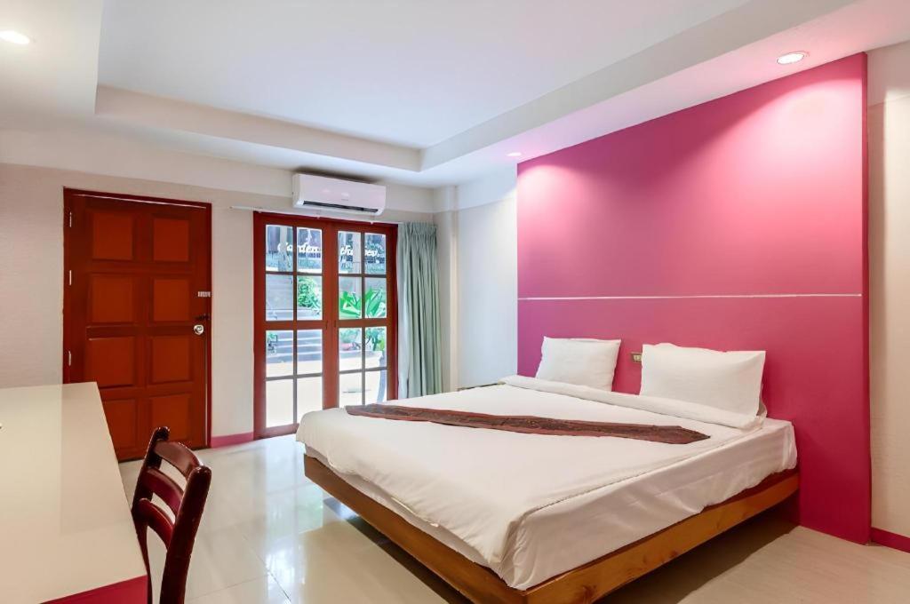 Beverly Hill Park Hotel Nakhon Sawan Exterior foto