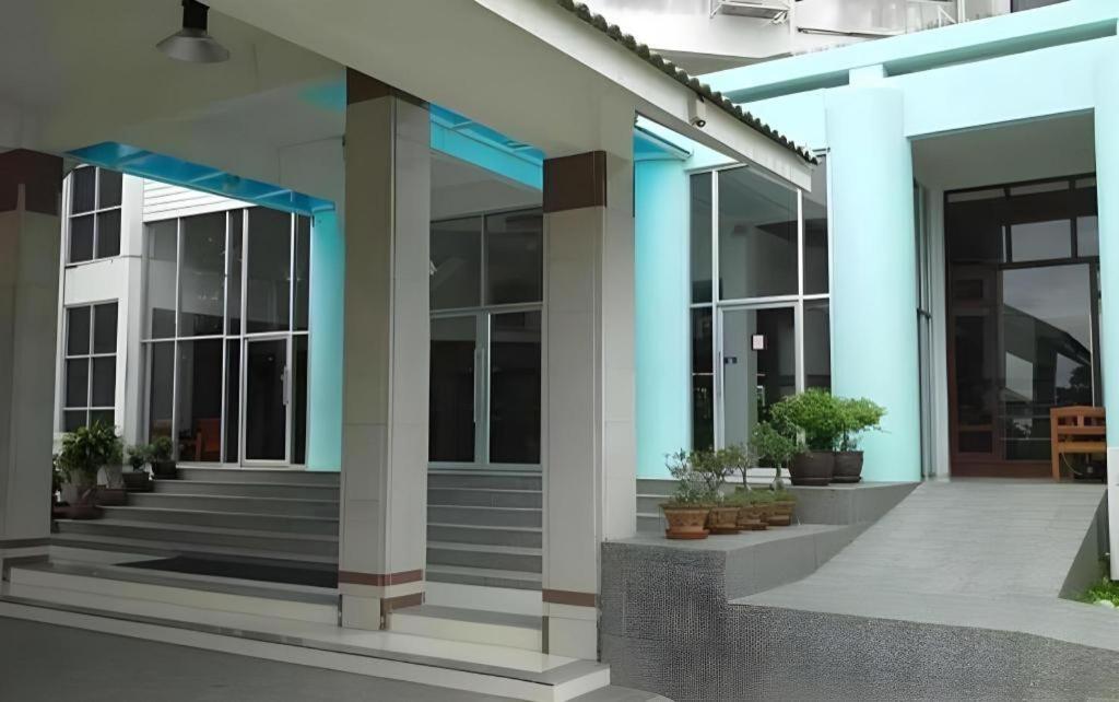 Beverly Hill Park Hotel Nakhon Sawan Exterior foto